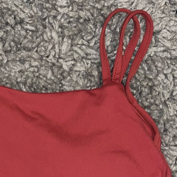 Halara Back Twisted Tank Top - Picture 4 of 11